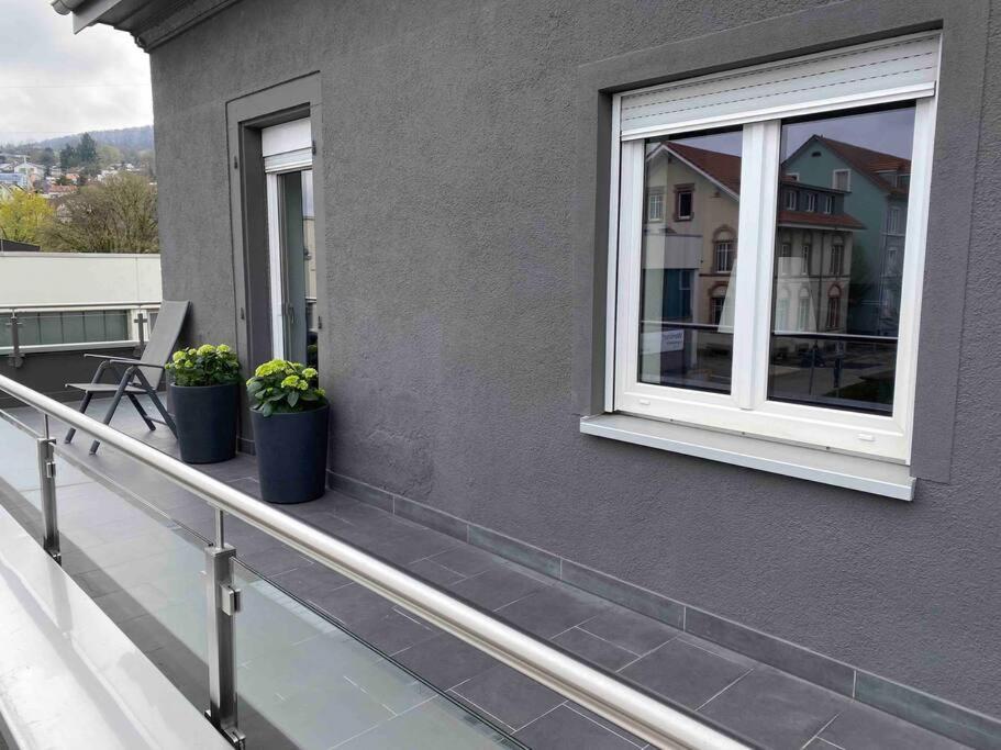 Ferienwohnung Preiswertes Stilvolles Zimmer Im Privaten Haus Mit Grossem Schoenem Modernem Gemeinschaft Badenzimmer Lörrach Exterior foto